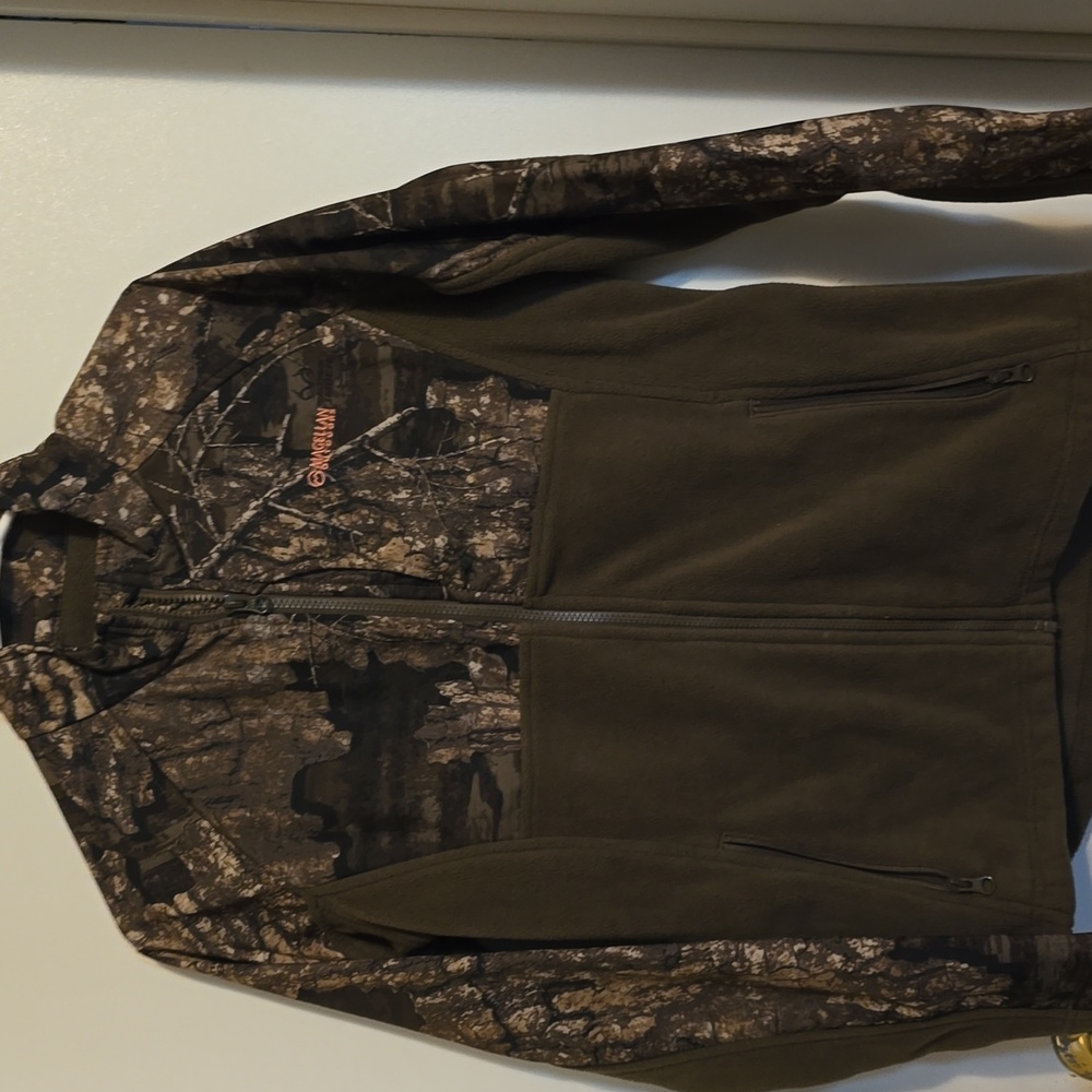 Magellan Outdoors Women's Camouflage Jacket